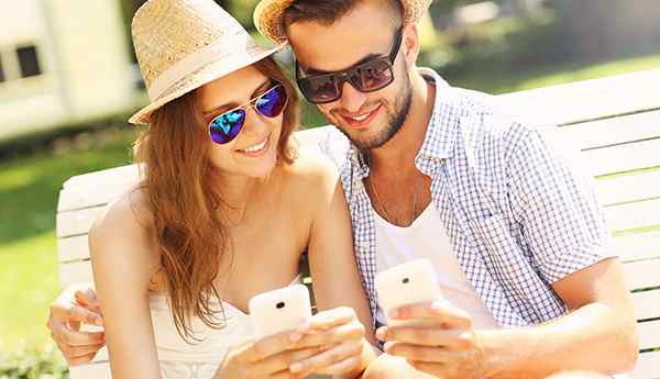 11 Hal yang Harus Dilakukan Pasangan di Media Sosial