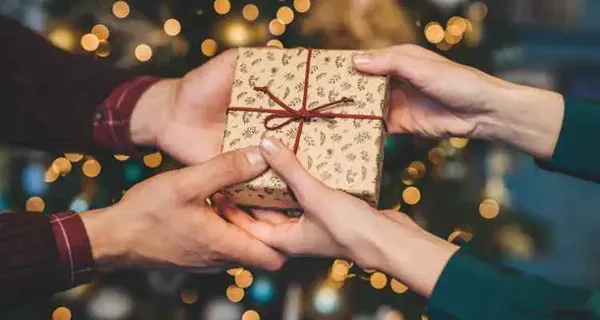 12 cadeaux de mariage réfléchis pour votre mari