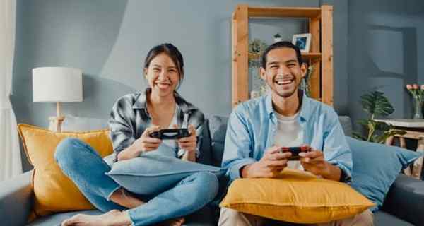 13 hal yang perlu diketahui tentang berkencan dengan seorang gamer