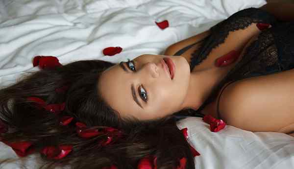 14 fantastici tipi di orgasmi femminili tutte le ragazze possono sperimentare a letto