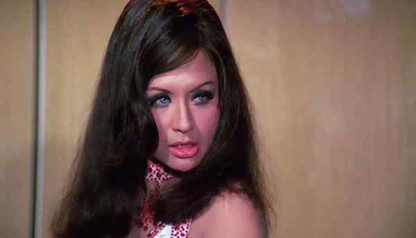 15 dingen die je niet wist over Bollywood's eerste item meisje en cabaret koningin Helen