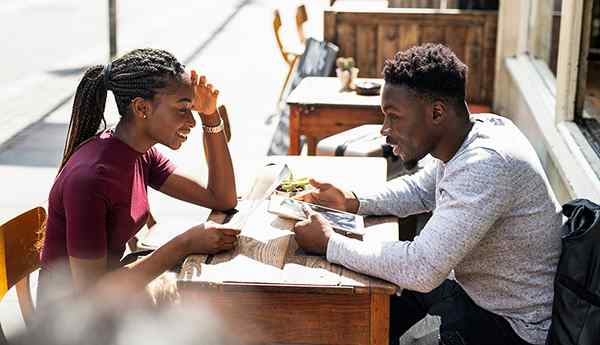 18 tekenen het is tijd en manieren om je partner voor te bereiden om de ouders te ontmoeten