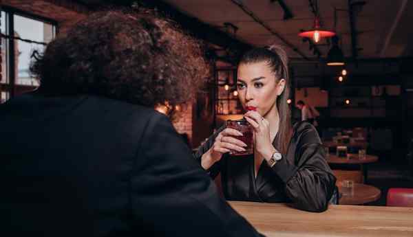 19 segni astuti lei vuole solo la tua attenzione ma non una relazione