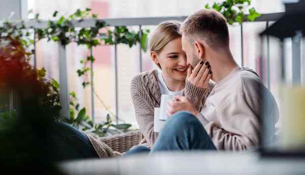 20 Toques amorosos y románticos en una relación para hacerte sentir más de cerca