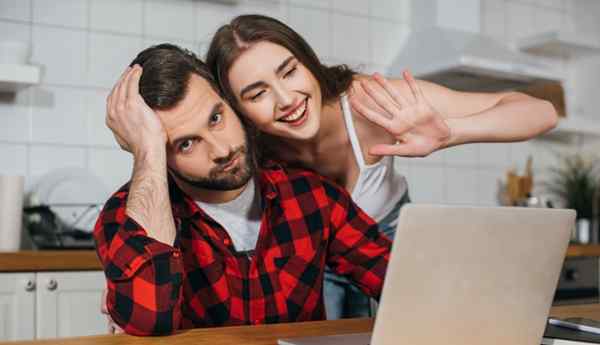 20 slimme manieren om iemand uit uw huis te halen als hij geen hint kan nemen