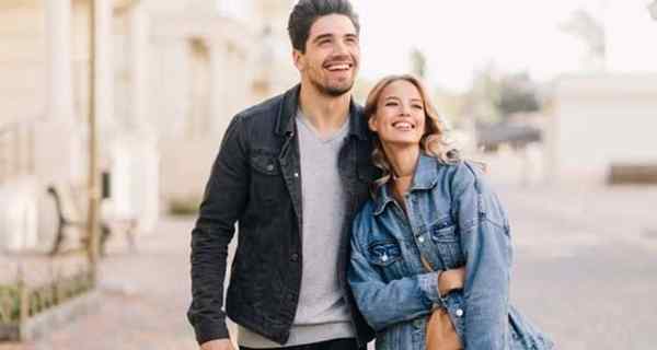 20 hal untuk membuat pacar Anda bahagia dan merasa dicintai