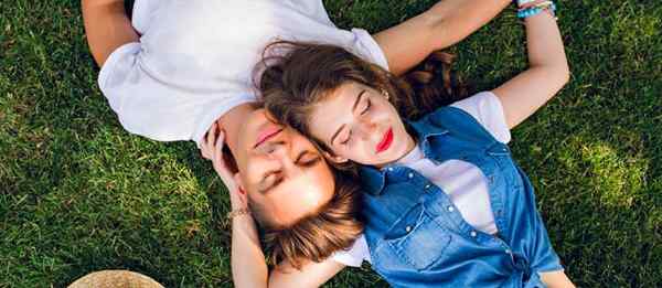 21 frågor för att förbättra känslomässig intimitet i din relation