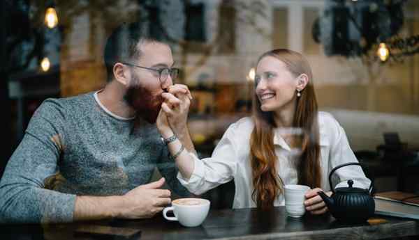 21 geheimen om een ​​gelukkig stel te zijn dat echt verliefd is en door iedereen benijdt