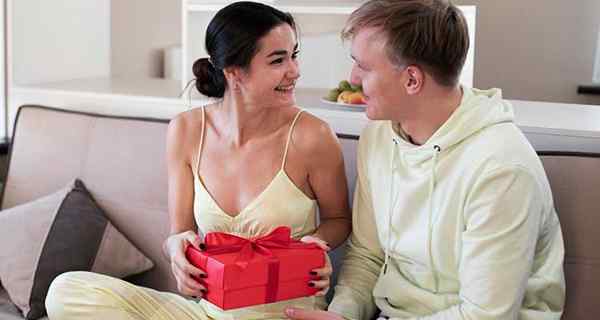 28 Romantické darčeky pre Valentína pre manžela