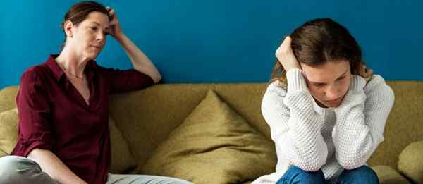 5 hilfreiche Tipps, wie Sie mit Ihrer überkontrollierenden Schwiegermutter umgehen können