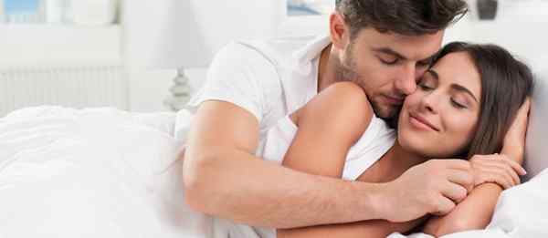 7 Schritte, um Romantik vor dem Sex aufzubauen