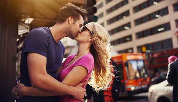 8 tips untuk bersenang -senang saat bepergian sebagai pasangan