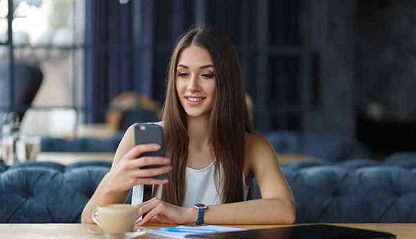 Een kort liefdesverhaal - The Lonely Girl en haar nieuwe wereld van liefde