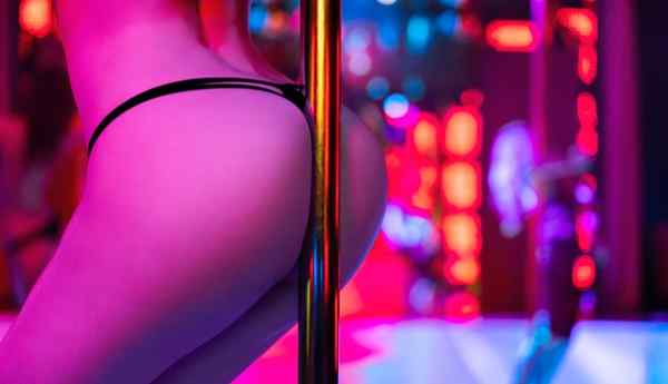 Salir con un stripper Los lados buenos y malos para él y lo que otros tienen que decir