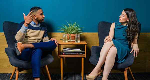 Effektive tips om hvordan du kan snakke med enslige kvinner uten å forårsake krenkelser