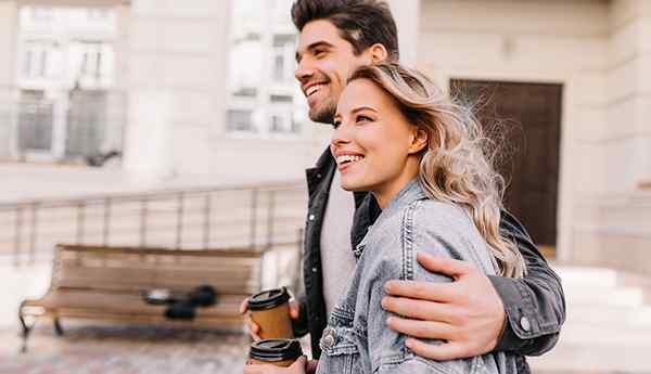 Cómo hacer feliz a tu novia y sentirte como la chica más afortunada de todos los tiempos