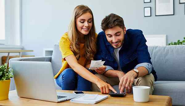 Cómo hablar sobre dinero con tu pareja sin luchar contra ello