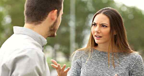 Marido saiu sobre crianças e eu sob a influência de meus sogros