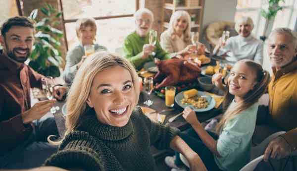 Rencontrer les parents de votre petit ami 23 dos, à ne pas faire pour les impressionner