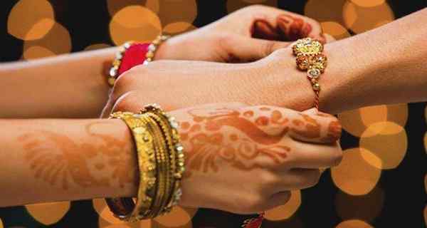 Raksha Bandhan Ties d'amour qui sont plus grands que ceux du sang