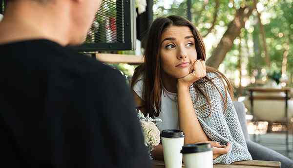 Spegnere per le donne 25 cose che i ragazzi fanno che le ragazze odiano assolutamente