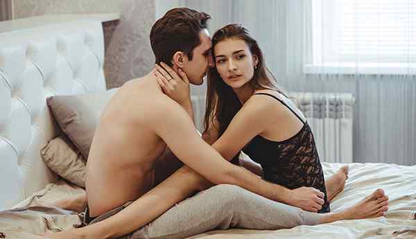 Qué hacer si tu novio no parece interesado sexualmente en ti