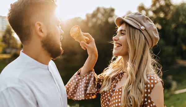 Waarom vrouwen mannen de tests en tekenen testen, ze test je nu!