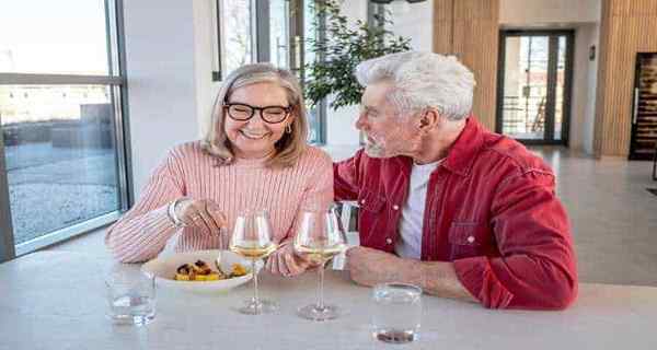 12 bästa dejtingsajter för seniorer över 60 år