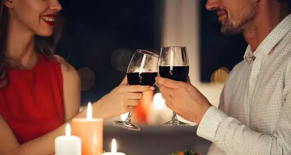 43 romantiskas randiņu nakts idejas precētiem pāriem