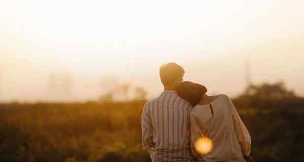 8 veidi, kā tikt galā ar neatlīdzinātu mīlestību