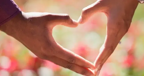 Wie man mehr als nur das nackte Minimum in einer Beziehung macht