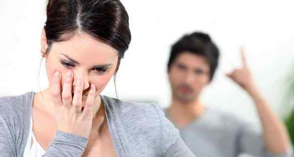Hoe om te gaan met een echtgenoot die geen respect heeft voor u of uw gevoelens