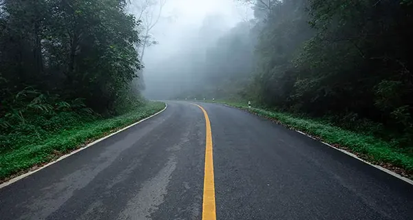 Monsoon ypatinga ilgų diskų istorija ir romantikos išradimas per lietų