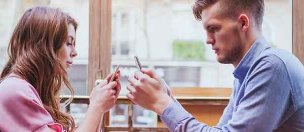 Cosa sta phubbing nelle relazioni e come fermarlo